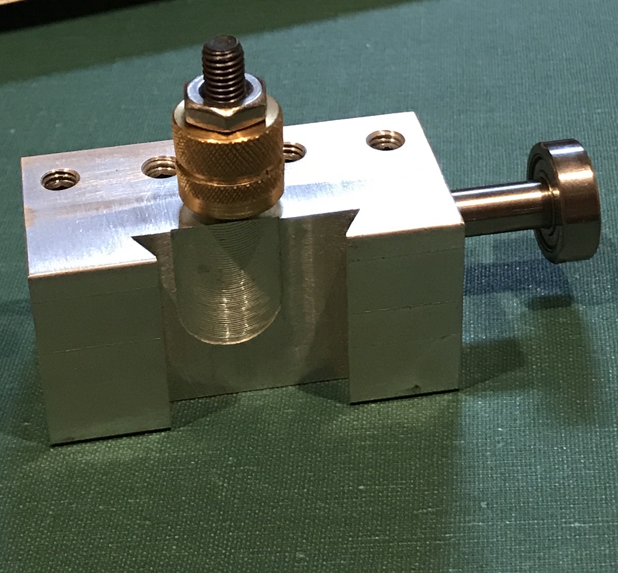 QCTP holder with alignment tool and nut